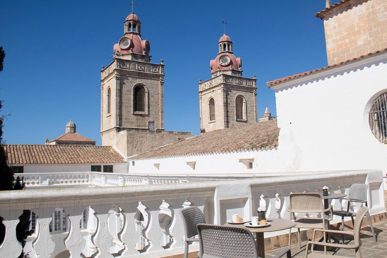 Hostel Grupoandria El Claustre De Ciutadella - Hospederia Exterior foto